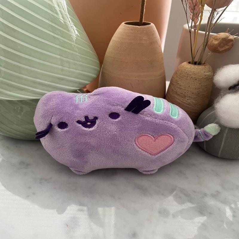 Pusheen Purple Heart Plush