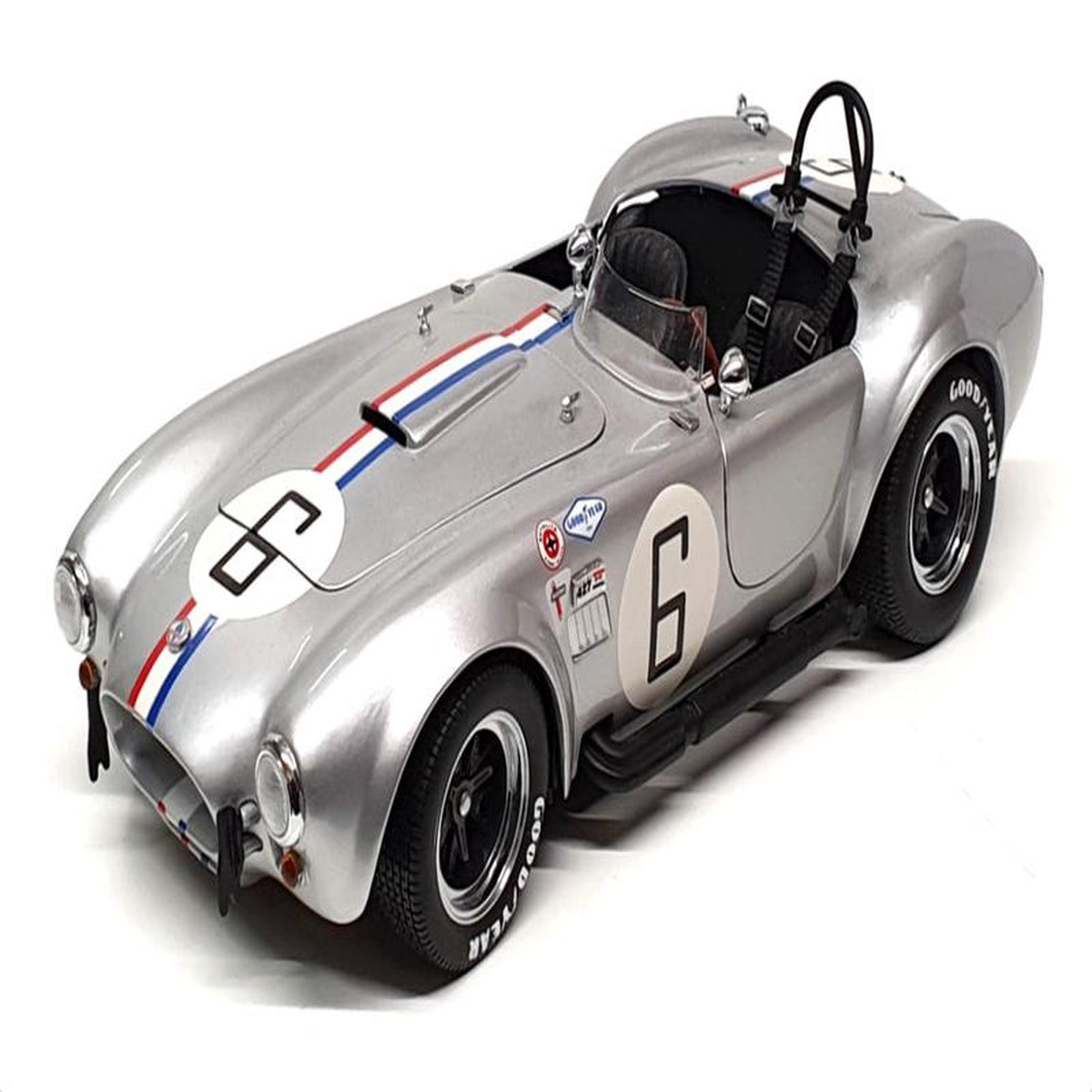 Kyosho 118 Scale DC12124X 8211 Shelby Cobra 427 6 SC Racing 8211 Silver