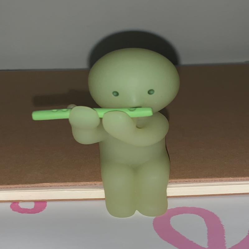 Playing - Smiski Living Series