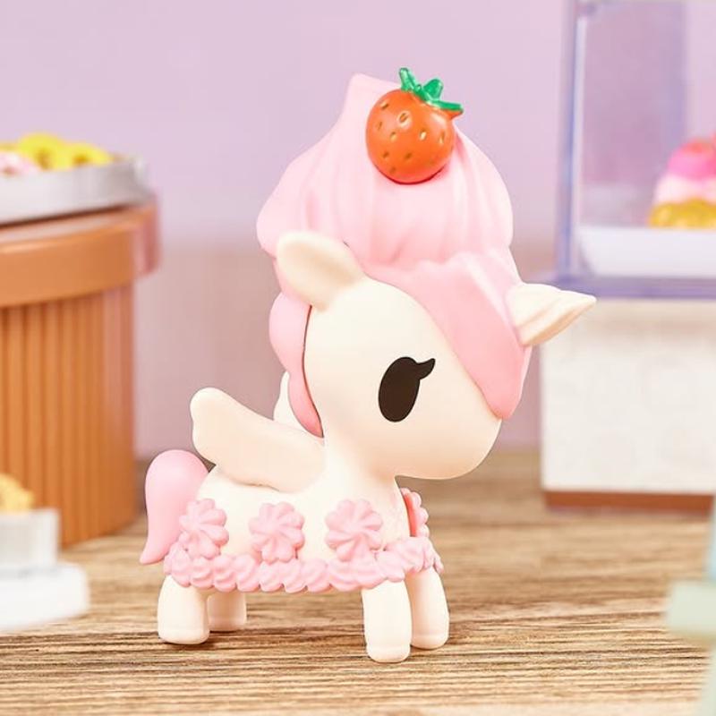 Strawberry Creme - toki mochi Donut Unicorno Series by Tokidoki
