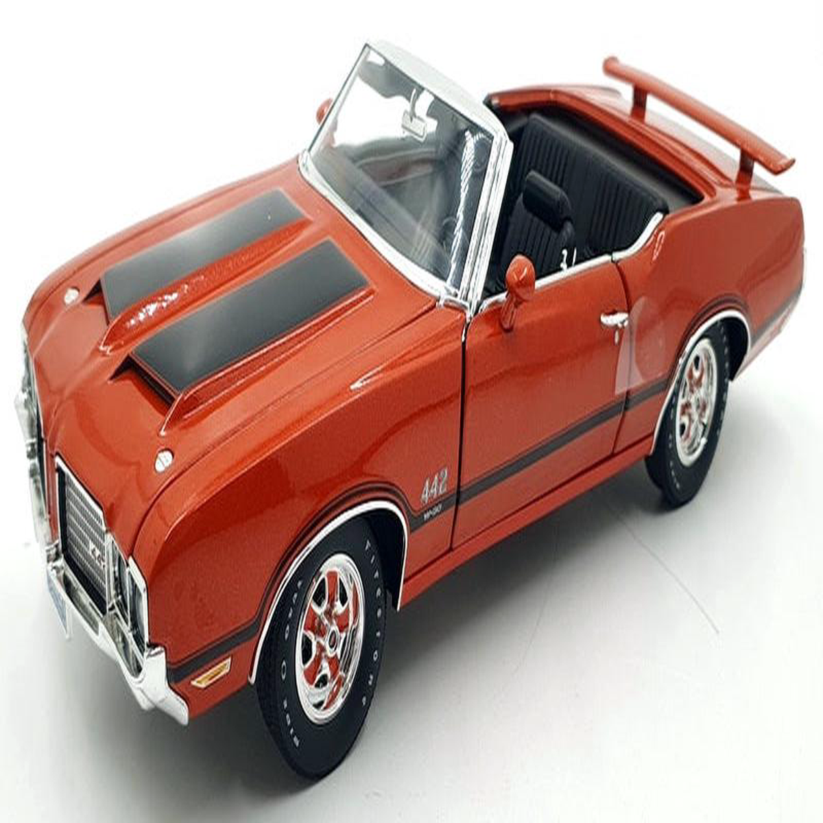 Acme 118 Scale Diecast A1805624 8211 1972 Oldsmobile 442 W-30 8211 Flame Orange